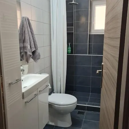Easy Living B1 Kai B2 Apartment
