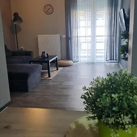 Easy Living B1 Kai B2 Tríkala